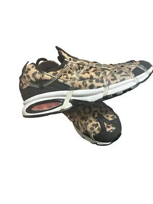 Size 9 - Nike Fast on Black brown unisex   - Image 1 of 4