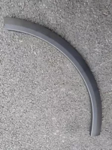 Tesla Model X 2015 - 24 Wheel Arch Molding Rear Right 1045895-00-E RHD 24821046 - Picture 1 of 3