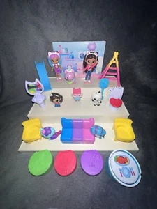 Gabby's Dollhouse Figures & Accessories Lot of 21 Pieces MerCat CatRat And More - Picture 1 of 10