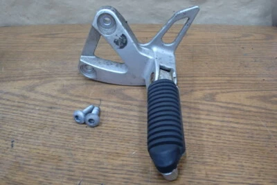 Suzuki Katana GSX600F 2004 pasajero trasero estriba izquierda con montaje Foto 1 de 4