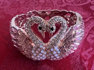 Swan Heart Pink Bracelet Rhinestone Crystals   Clasp Closing Missing 1 Stone - Picture 1 of 9