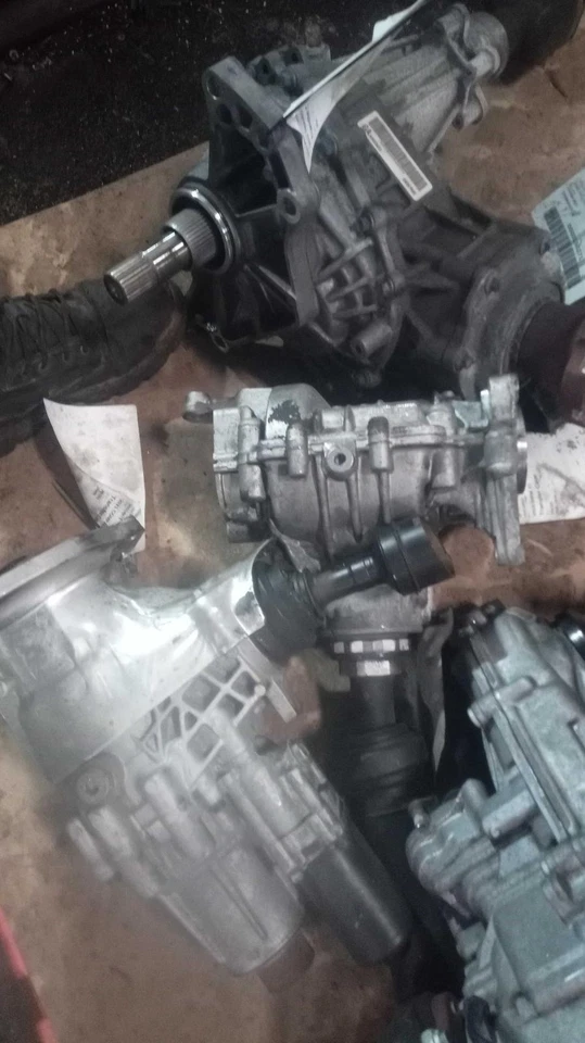 2016 BMW X1 Transfer Case Assembly OEM 27107646889 93K Miles Warranty Foto 1 de 4