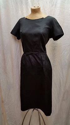 Винтажное черное атласное коктейльное платье из вискозы 1950-е 60-е от Alper Schwartz размер M - Изображение 1 из 4