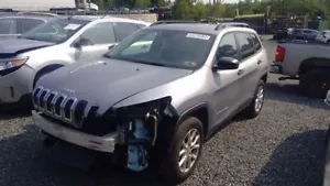 Passenger Right Lower Control Arm Front Fits 14-18 CHEROKEE 1355184 - Picture 1 of 7