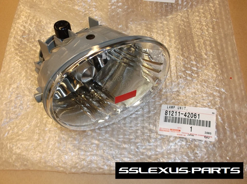 Lexus ES330 (2006) LUZ ANTINIEBLA GENUINA DEL LADO DEL PASAJERO DERECHO FABRICANTE DE EQUIPOS ORIGINALES - LÁMPARA 81211-42061  Foto 1 de 1