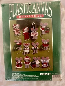Vintage Christmas Holiday Plasticanvas Mice Kit 95-8027-00 - Picture 1 of 2