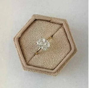 2.50Cts Radiant Cut Moissanite Ring Forever Moissanite Ring 14KT Yellow Gold - Foto 1 di 8