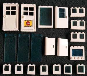 Lego Fenster Türen weiße Rahmen blaue Scheiben Stücke verschiedene Größen Konvolut Lot 60596 - Bild 1 von 4