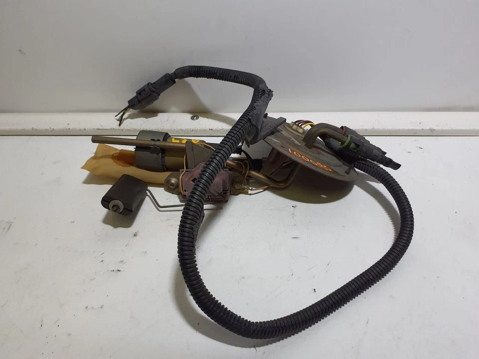 Fuel Pump Assembly Fits 98-02 MAZDA 626 17300 Foto 1 de 4