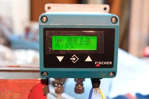 Fischer DE38 transmisor de presión 4-20 ma, 0..400 mbar, 24V AC/DC, 1 año de garantía  - Imagen 1 de 10