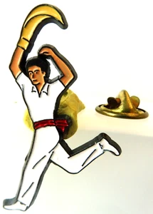 PIN'S PINS EPINGLETTE - JOUEUR DE PELOTE BASQUE - Picture 1 of 1