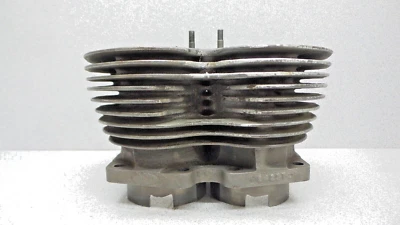 1969 1970 NORTON COMMANDO INTERSTATE ROADSTER CYLINDER 750 DAMAGED SKIRT - Image 1 of 4