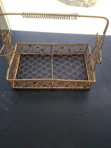 Gold Plated Wire Basket With Stars Cover