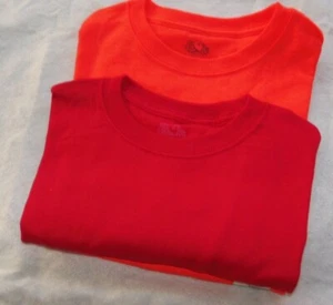 2 Fruit of the Loom Boys Crew T-shirts Size XS 4/5 Red Orange Cotton Blend - Picture 1 of 5