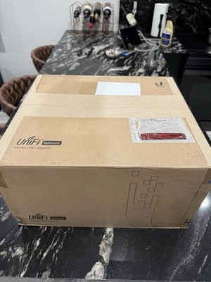 НОВЫЙ В КОРОБКЕ: Ubiquiti NanoHD AP / 10-упаковка!! - Изображение 1 из 4