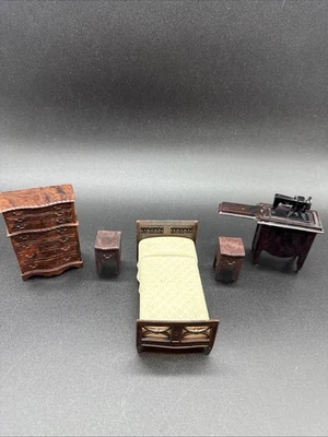 RENWAL DOLLHOUSE FURNITURE Bed, Dresser, 2 Night Stands and Sewing Machine Lot - Image 1 of 4