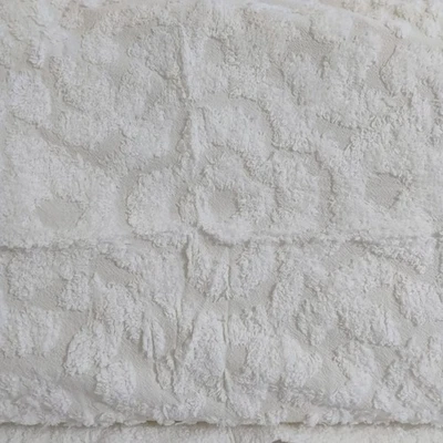 Juego de dos fundas de almohada de cama de chenilla blancas marfil nuevas estándar de 20x26 pulgadas  Foto 1 de 4