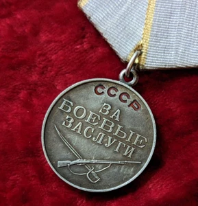 Soviet USSR WW2 Silver Medal Military Merit ORIGINAL Enamel Combat Avard RARE - Picture 1 of 8