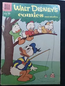 Dell Comics Walt Disney's Comics and Stories #228 settembre 1959 - Foto 1 di 3