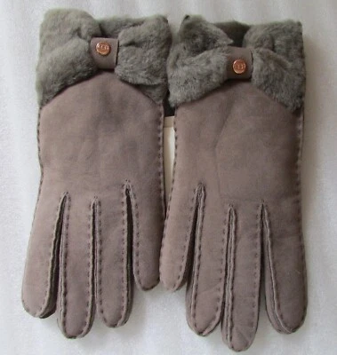 Guantes UGG de piel de oveja delgados resistentes al agua arco corto gris tormentoso mediano nuevos $155 Foto 1 de 3