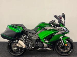 KAWASAKI Z1000SX ** DOCUMENTED HISTORY ** PANNIERS ** WARRANTY - Picture 1 of 18