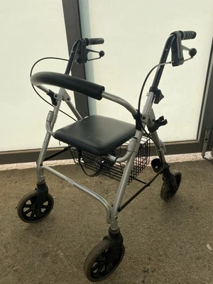 Dietz Leichtgewicht Rollator NOVA Gehwagen bis 120 kg Gehhilfe Sitz Korb Lehne - Bild 1 von 4