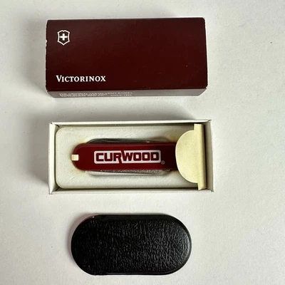 Navaja de Bolsillo Vintage CURWOOD Promo Victorinox Swiss Army Roja NUEVA EN CAJA Foto 1 de 4