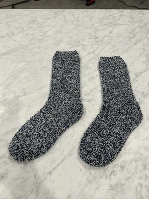 Barefoot Dreams CozyChic Heathered Indigo And White Socks One Size NWOT - Image 1 of 4