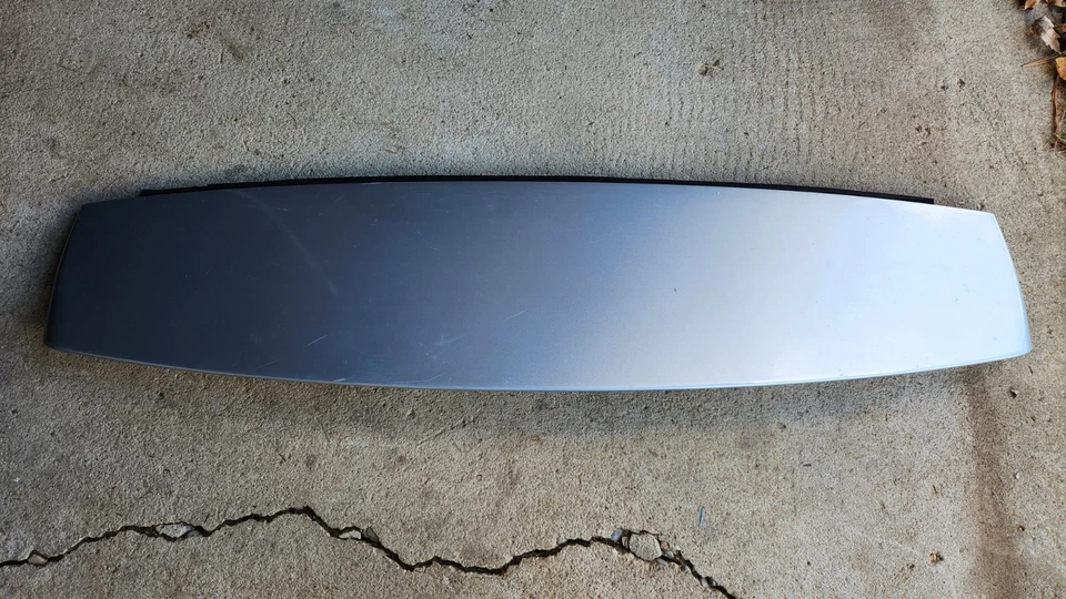 05-06 EQUINOX TORRENT ALERÓN TRASERO TERCERA LUZ FRENO LÁMPARA PLATA OEM Foto 1 de 4