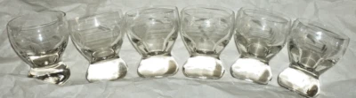 6 alte Schnapps Gläser Schnapsglas dicker Fuß, fein geschliffen Rebenmuster - Bild 1 von 3