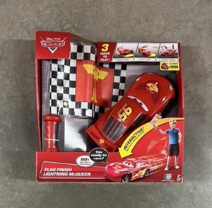Finitura bandiera Lightning McQueen nuova con scatola - difficile da trovare! - Cars Pixar - Foto 1 di 6