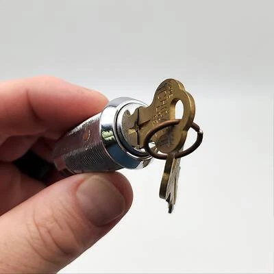 Interruptor momentáneo de bloqueo de derivación Ademco 2174-70 1-5/8" L x 0,70" diámetro con llave igual Foto 1 de 4