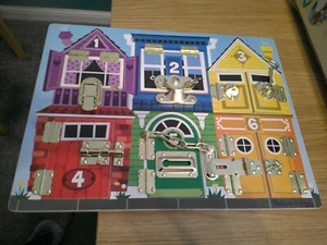 MELISSA & DOUG LATCHES BOARD LEARNING WOODEN TOY FREE UK POST - Picture 1 of 3