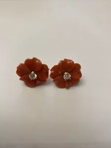 A pair of Solid 14k Gold diamond coral stud earrings - Picture 1 of 10