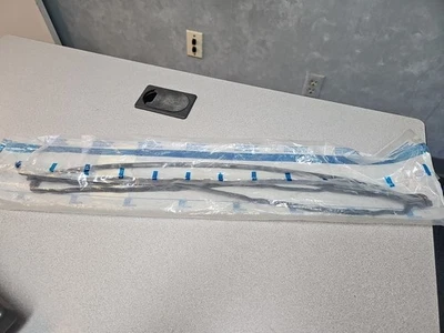 Nueva junta de cubierta de distribución del motor delantero genuino GM 10198910 1995-2000 Chevrolet GMC Foto 1 de 4