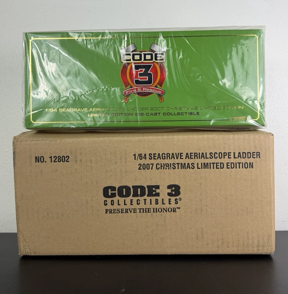 CODE 3 COLLECTIBLES Seagrave Aerialscope Ladder 2007 Christmas Edition - NEW - Image 1 of 4