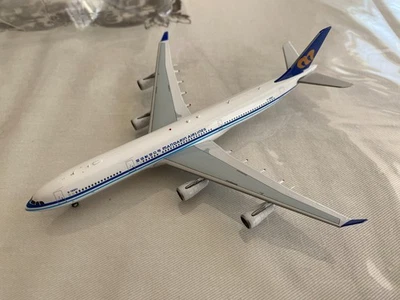 Aviation400 1:400 Mandarin Airlines A340-300 B-18851 *NUEVO* Foto 1 de 4