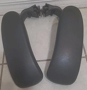 Silla de oficina Herman Miller Aeron reposabrazos izquierdo y derecho (ajustable). - Imagen 1 de 3