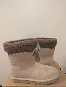Ugg Australia  Women's  Sarissa Shearling Short Boots  Size 9 NIB - Picture 1 of 6