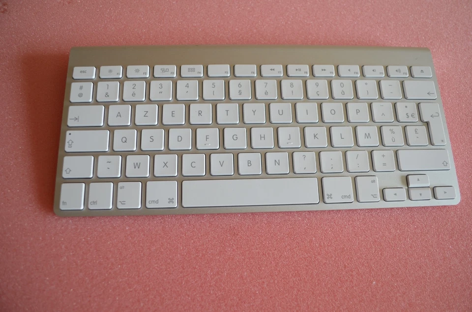 Apple Magic Keyboard A1314 Silver AZERTY French - Image 1 of 1