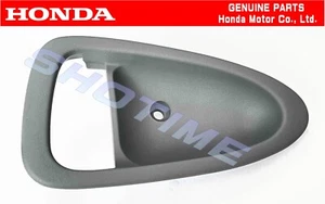 Cubierta bisel con manija interior izquierda HONDA GENUINA BEAT PP1 - Imagen 1 de 2