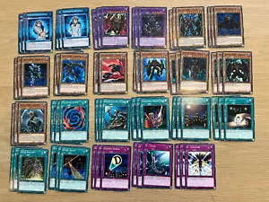 🔥 BARAJA DE HÉROE DEL DESTINO 69 CARTAS + BONIFICACIÓN PLAYMA-SGX1-VELOCIDAD DUELO GX ACADEMY CASI NUEVA YUGIOH - Imagen 1 de 2