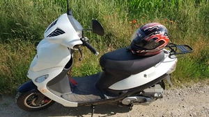 Motorroller Qingqi 50ccm / 4 - Takt gebraucht - Bild 1 von 4