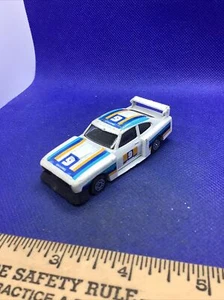 Corgi FORD CAPRI 3.0S - No. JB-1 - England - #9 on Doors - “DUCKHAMS” - NOS - Picture 1 of 4
