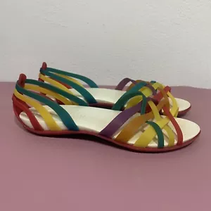 Sandalia Huarache Crocs Mujer Talla 7 Arco Iris Multicolor Jalea Tirantes Planos - Imagen 1 de 7