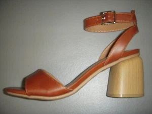Sandalias de tacón para mujer Universal Thread - Lauren de tacón grueso - marrones - Imagen 1 de 5