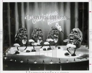 Press Photo Advertising and merchandising characters, The California Raisins. - Picture 1 of 2