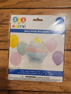 Buquê de balão com cupcake de papel alumínio qualidade hélio 21 pol. Balão + 5 - 12 pol. Látex - Imagem 1 de 2