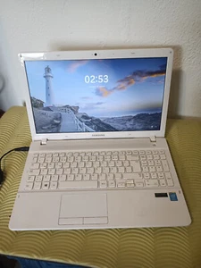 SAMSUNG np270e5j 15,6" i5-4200m 8gb 500GB nvidiageforce 710m 2GB WIN11 - Foto 1 di 8