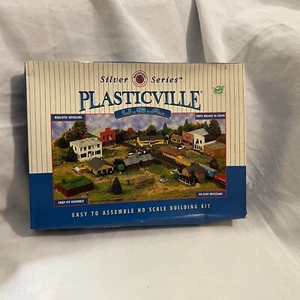 Bachmann #45535 Plasticville USA N Scale Emil's Dry Goods Open Box NEW - Picture 1 of 6